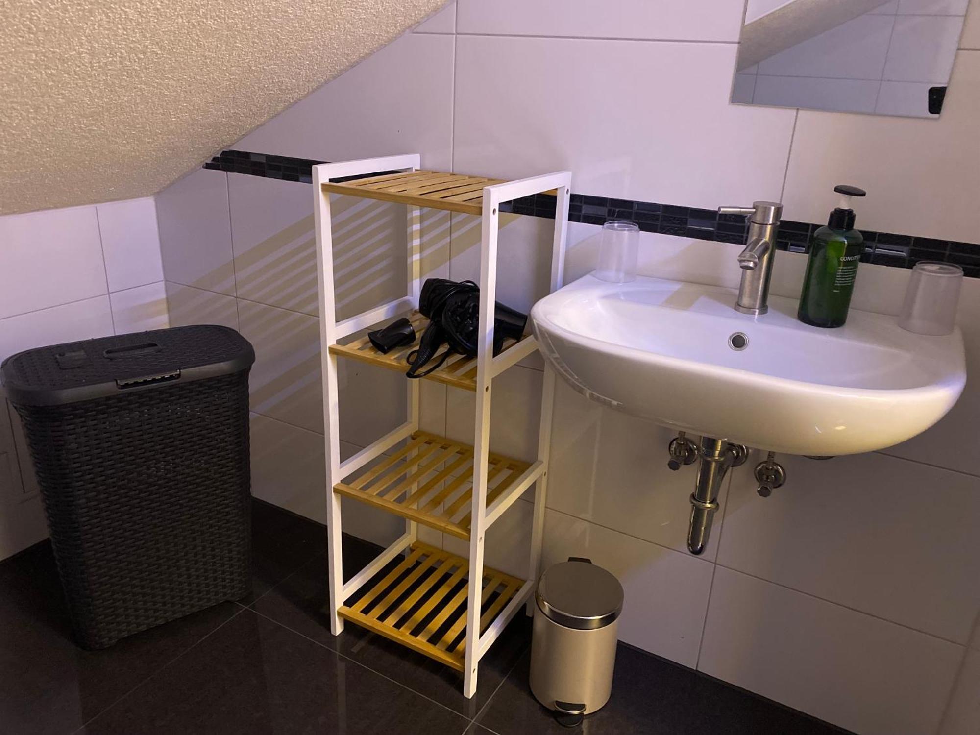 Deluxe Business Suite Mit Netflix Premium & Parkplatz, Zentral Zu Audi & Schwarz Gruppe With 2 Bedrooms Bad Friedrichshall Bagian luar foto